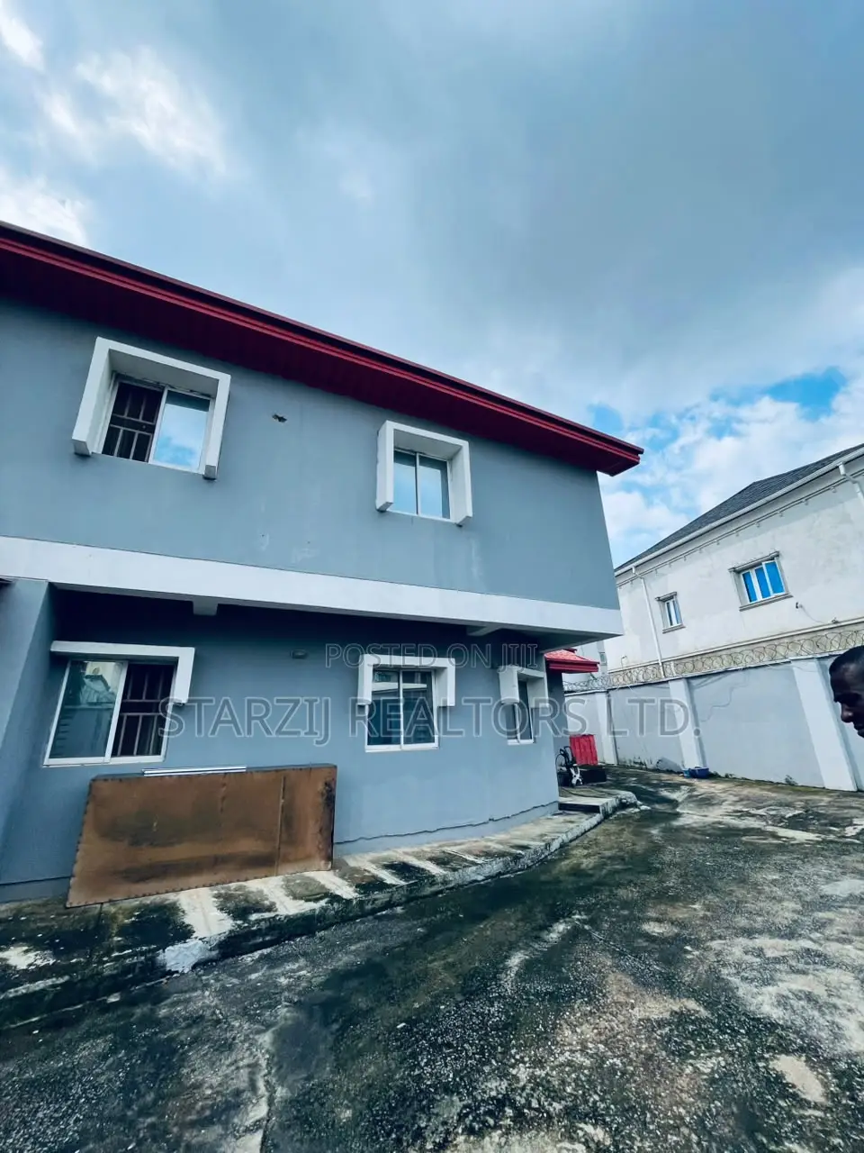 6bdrm Duplex in Idu Industrial for sale in Idu Industrial