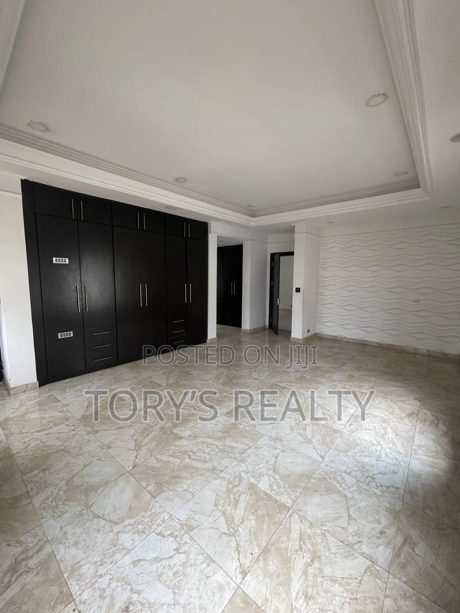 5bdrm Duplex in Lekki Phase 2 for sale in Lekki Phase 2