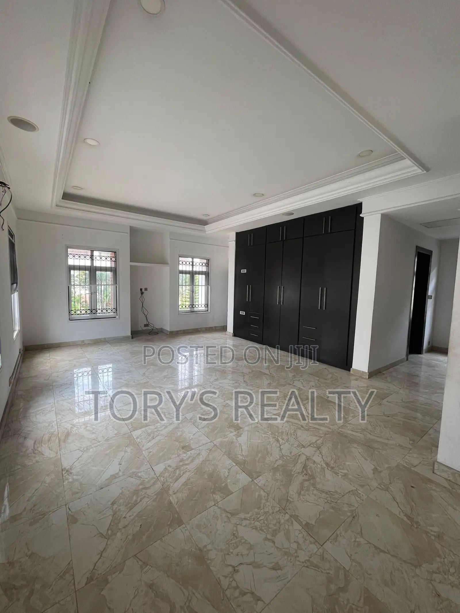 5bdrm Duplex in Lekki Phase 2 for sale in Lekki Phase 2