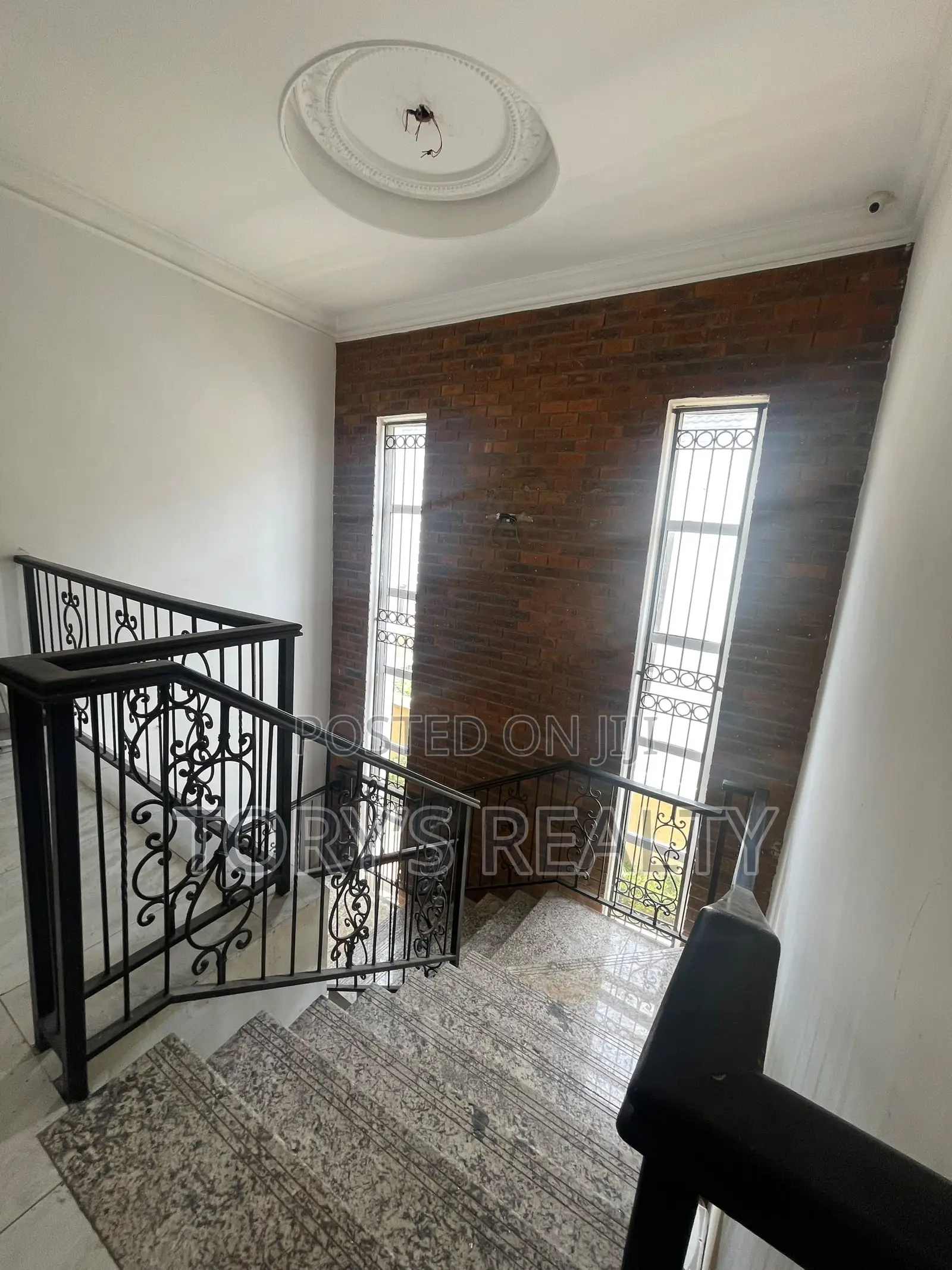 5bdrm Duplex in Lekki Phase 2 for sale in Lekki Phase 2