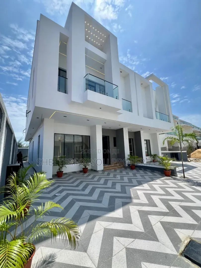 4bdrm Duplex in VGC / Ajah for sale in VGC / Ajah