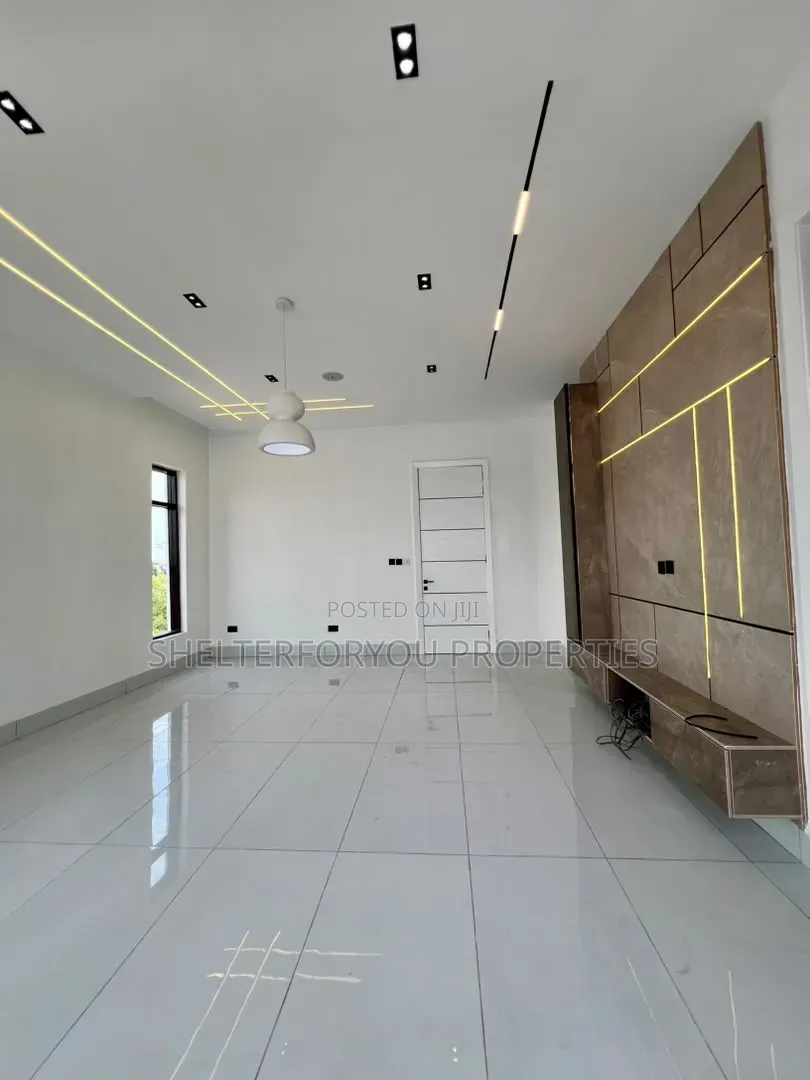 4bdrm Duplex in VGC / Ajah for sale in VGC / Ajah