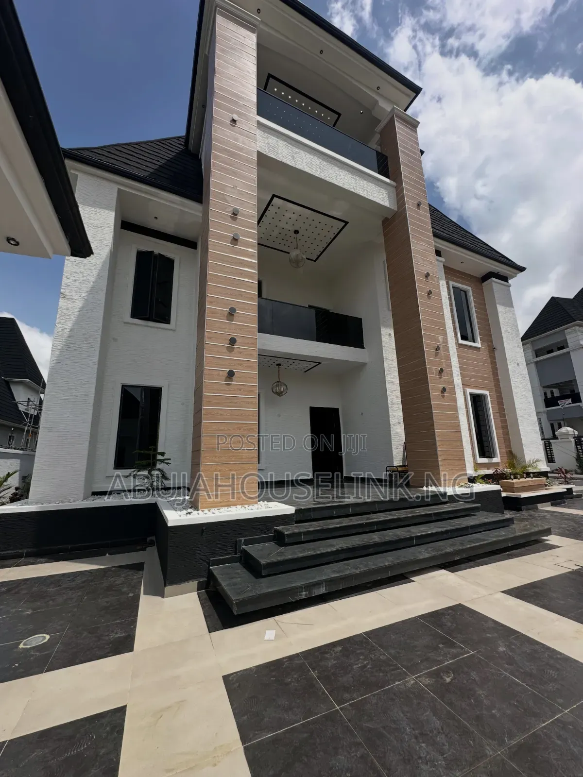 6bdrm Duplex in Sunnyvale Estate, Dakwo District for sale in Dakwo District