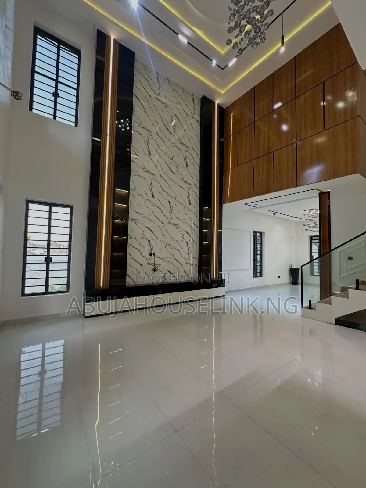 6bdrm Duplex in Sunnyvale Estate, Dakwo District for sale in Dakwo District