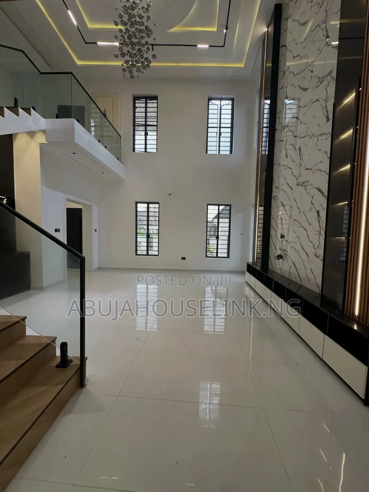 6bdrm Duplex in Sunnyvale Estate, Dakwo District for sale in Dakwo District