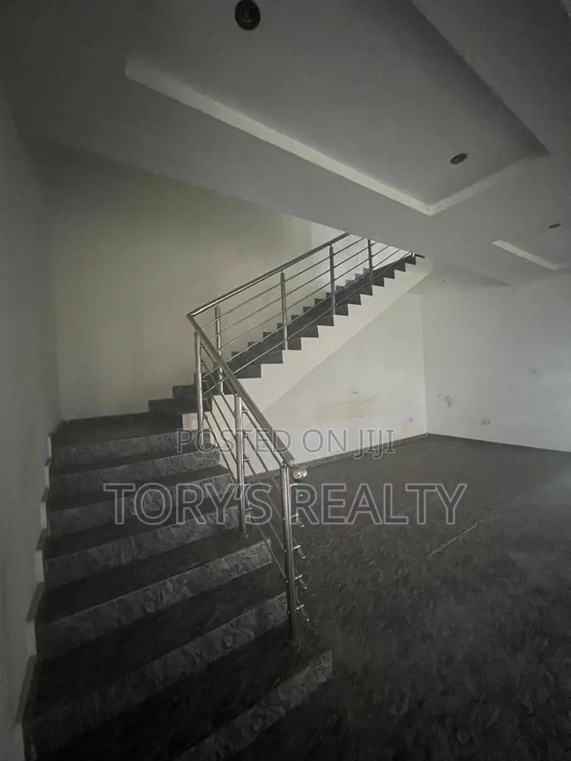 4bdrm Duplex in Lekki Phase 2 for rent in Lekki Phase 2