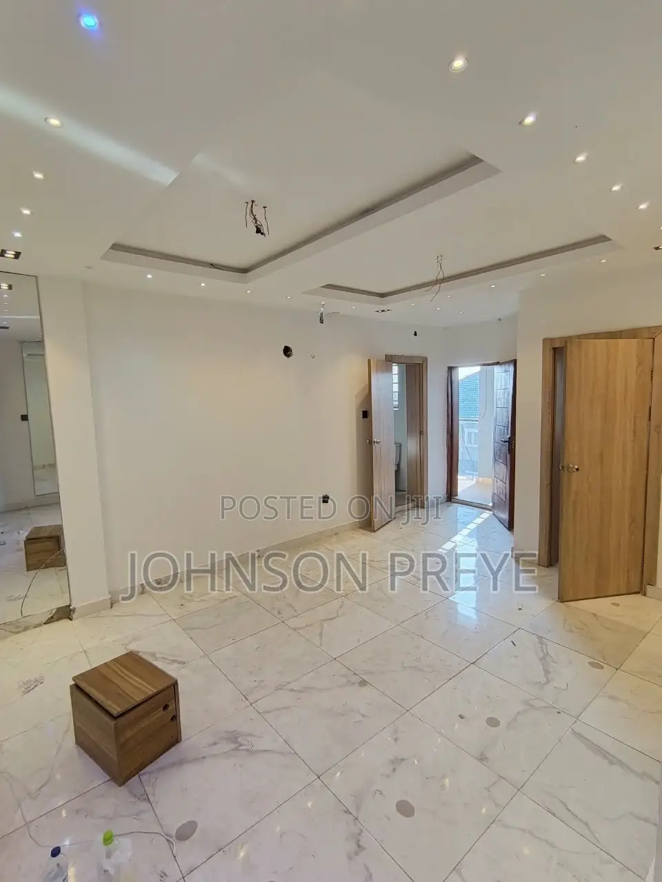 2bdrm Apartment in Ologolo, Lekki Phase 1 for rent in Lekki Phase 1