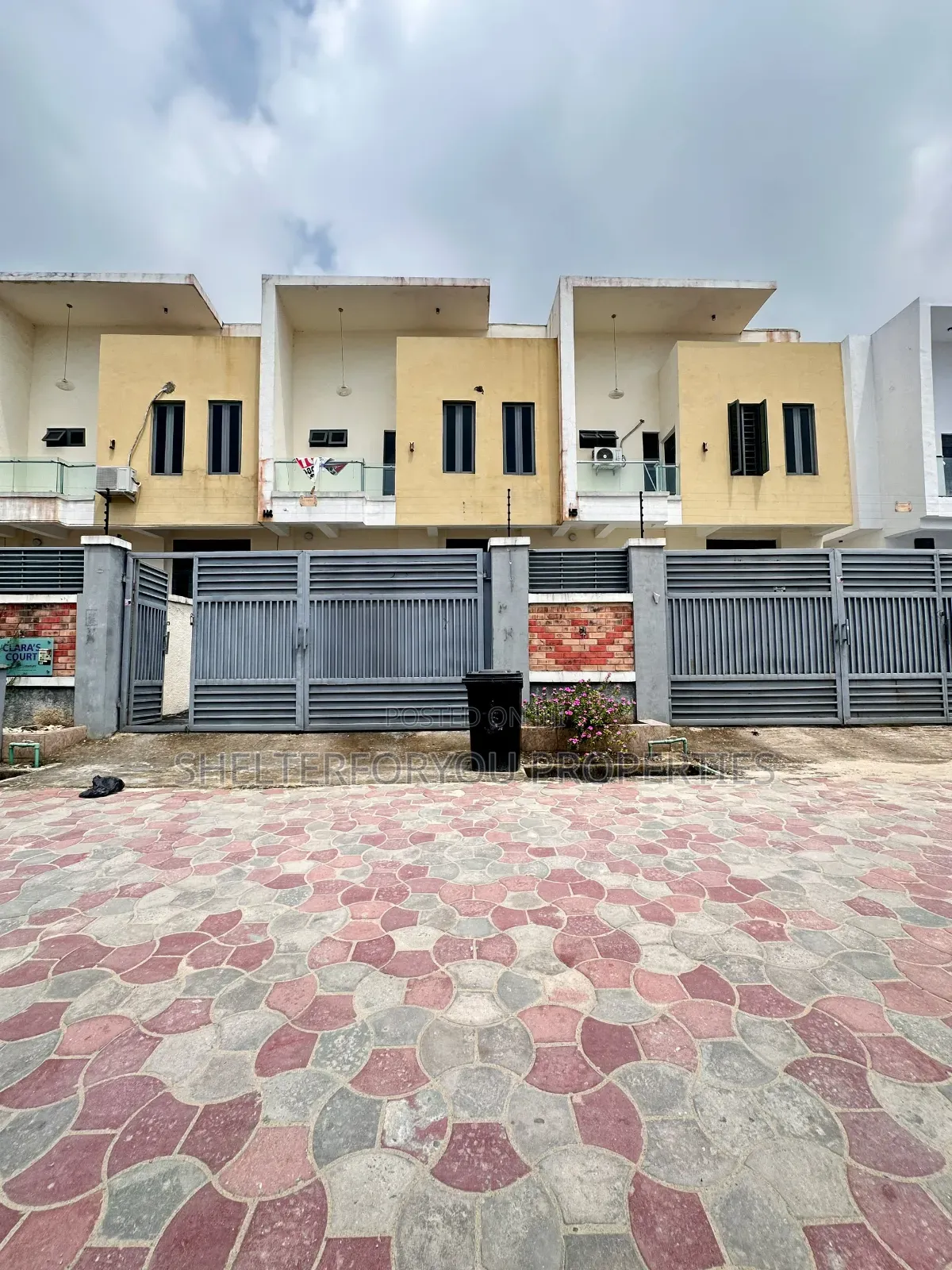 4bdrm Duplex in Ikota for rent in Ikota