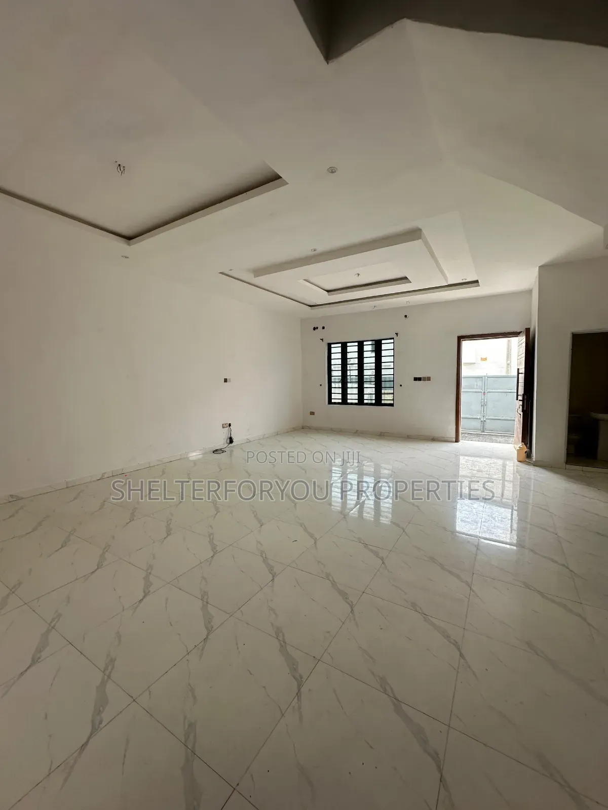 4bdrm Duplex in Ikota for rent in Ikota