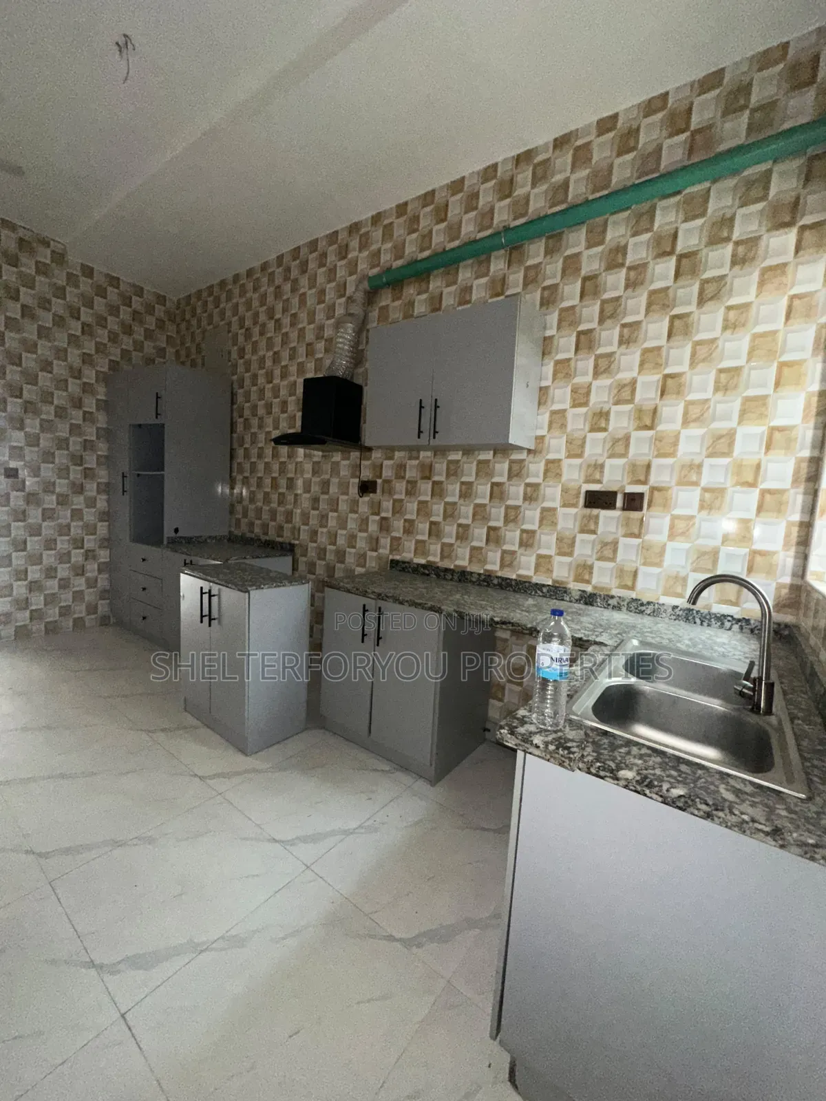 4bdrm Duplex in Ikota for rent in Ikota