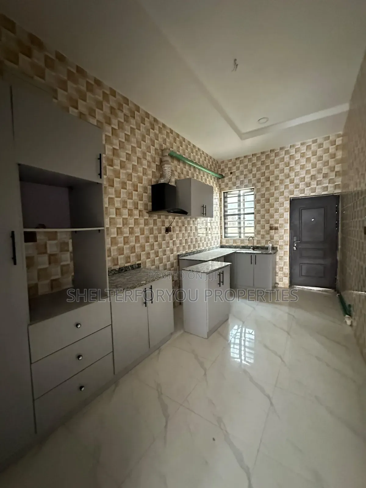 4bdrm Duplex in Ikota for rent in Ikota