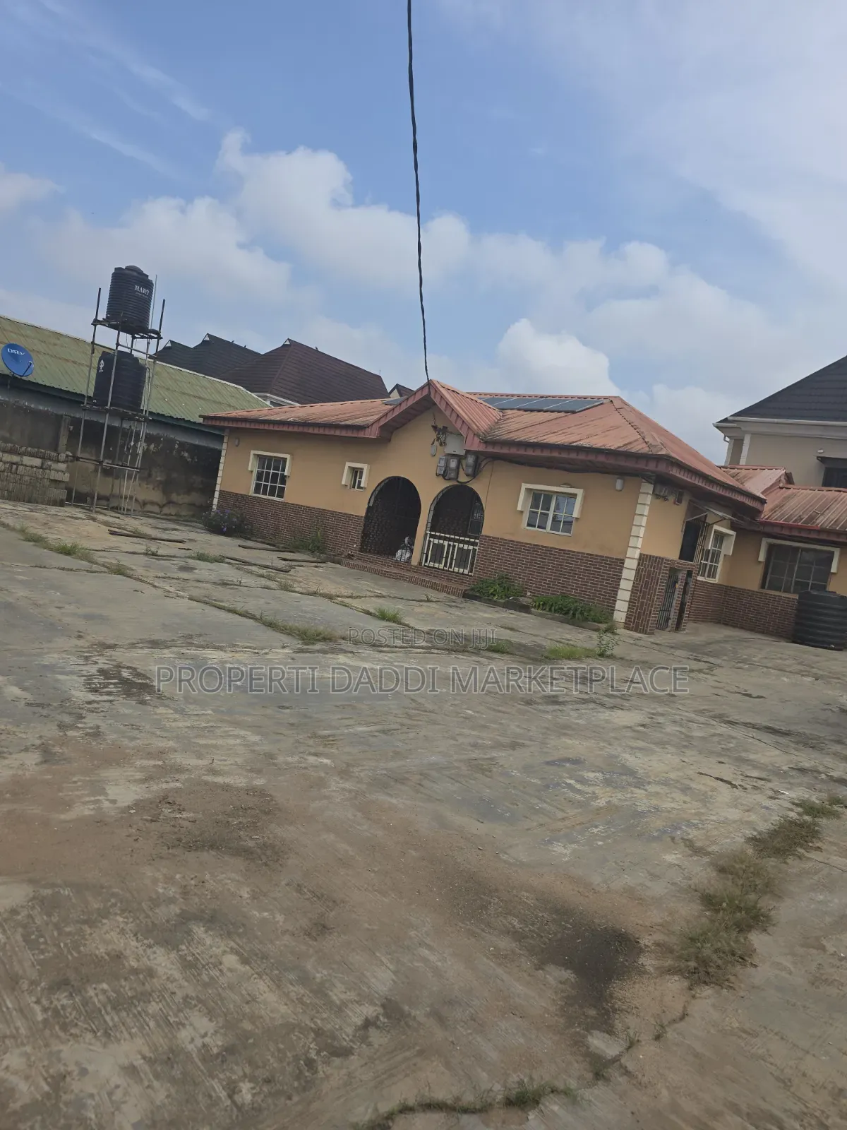 6bdrm Bungalow in Akinsiku, Abule Egba for sale in Abule Egba