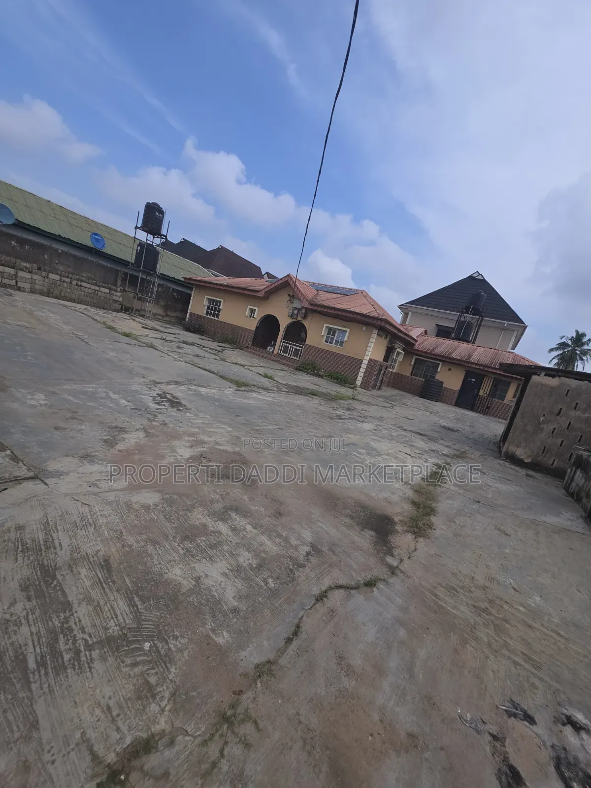 6bdrm Bungalow in Akinsiku, Abule Egba for sale in Abule Egba