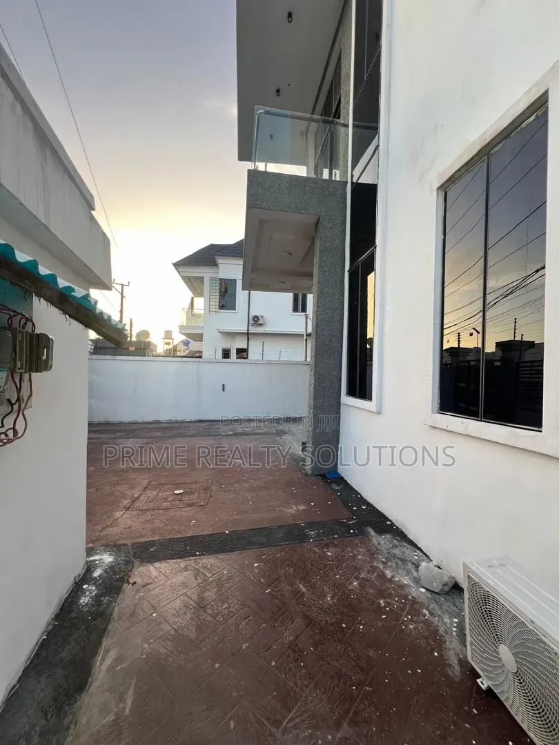 Furnished 4bdrm Duplex in ‎𝐋𝐨𝐜𝐚𝐭𝐢𝐨𝐧:𝐎𝐫𝐜𝐡𝐢𝐝, Lekki Expressway for rent in Lekki Expressway
