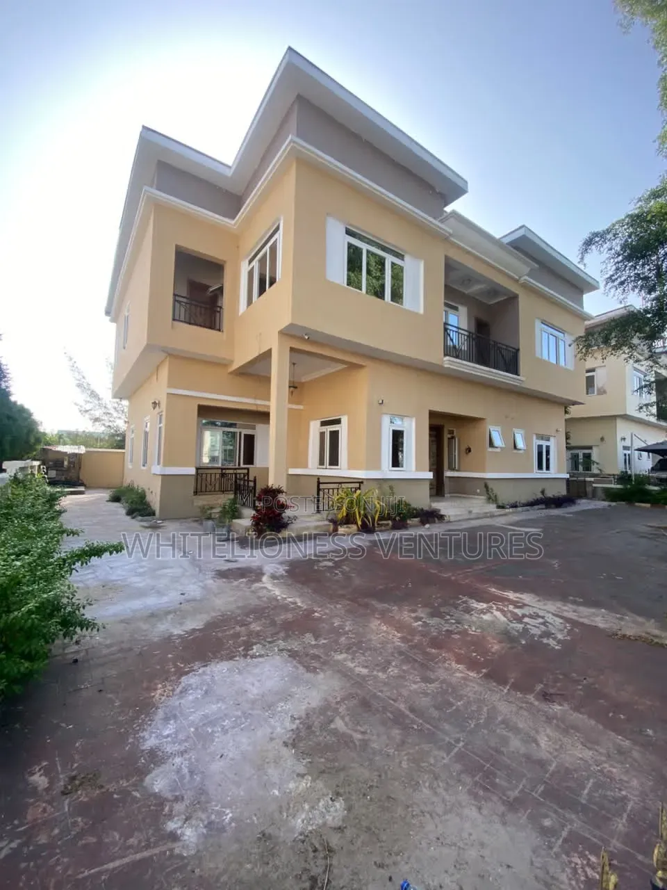 5bdrm Duplex in Mega Mound, Ikota for rent in Ikota