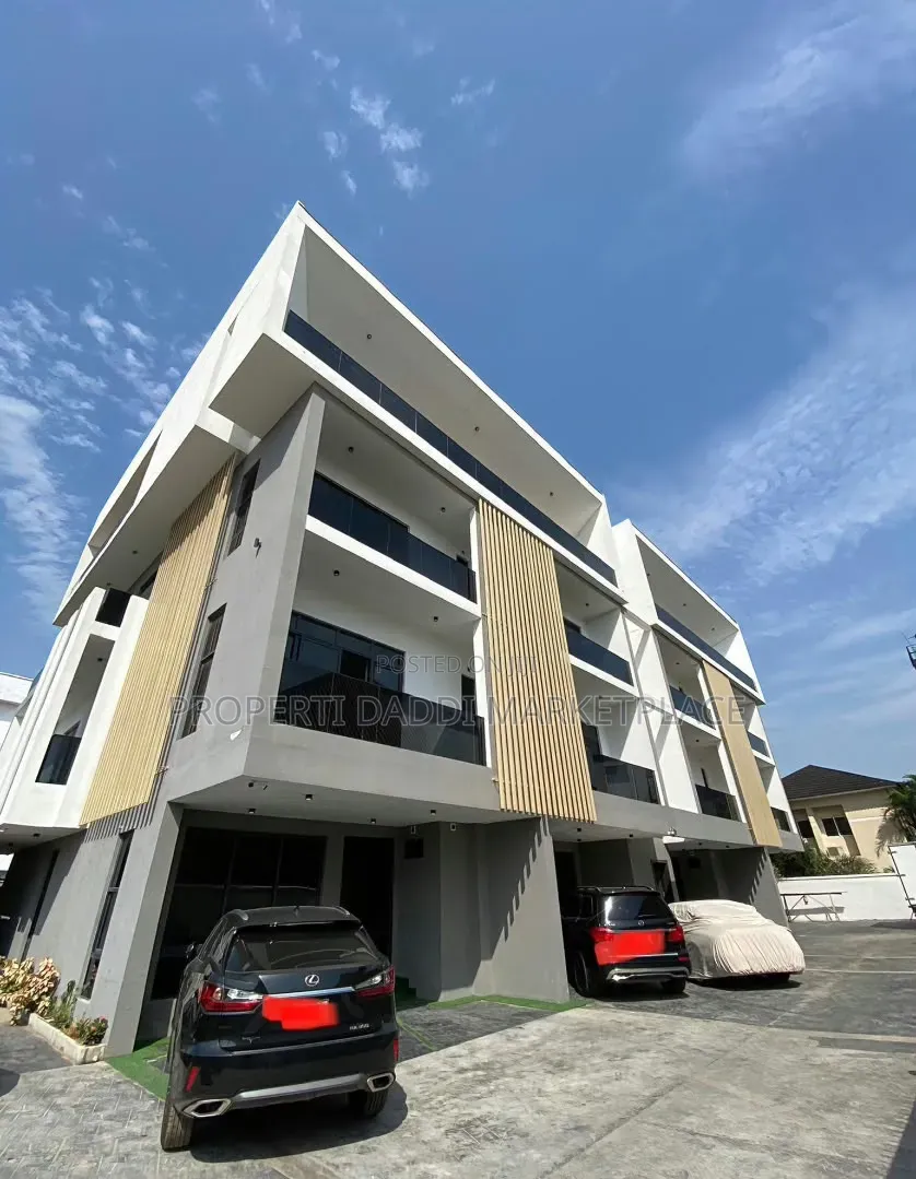 Furnished 4bdrm Townhouse/Terrace in Lekki Phase 1 for sale in Lekki Phase 1