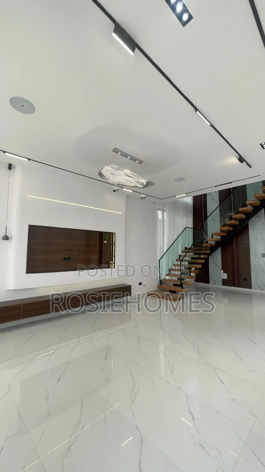 5bdrm Duplex in Harris Drive, VGC / Ajah for sale in VGC / Ajah