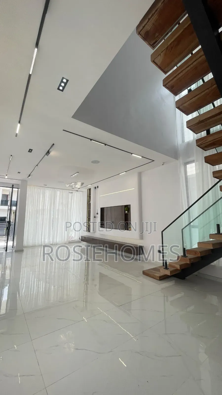 5bdrm Duplex in Harris Drive, VGC / Ajah for sale in VGC / Ajah