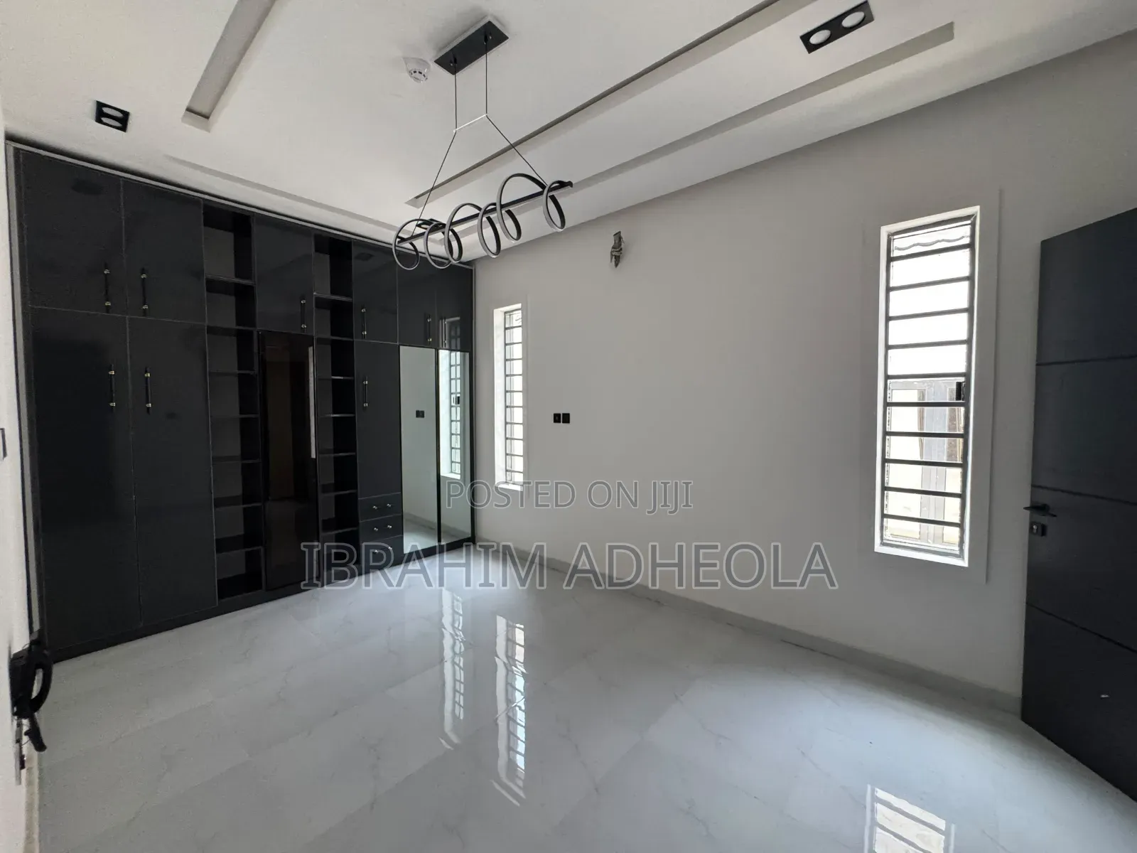 5bdrm Duplex in Omole Phase2 for sale in Omole Phase 2