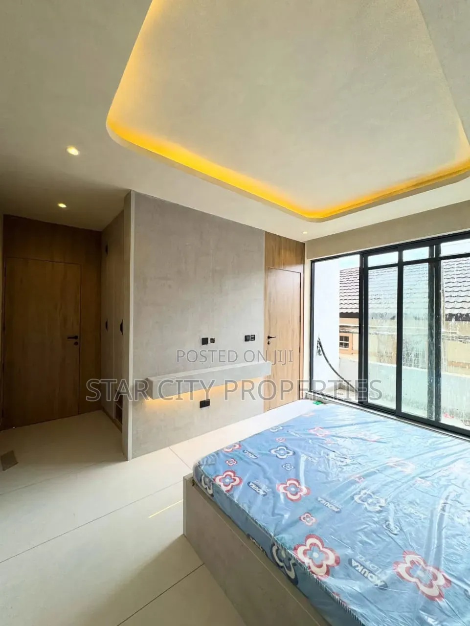 2bdrm Apartment in Off Admiralty Lekki for sale in Lekki Phase 1