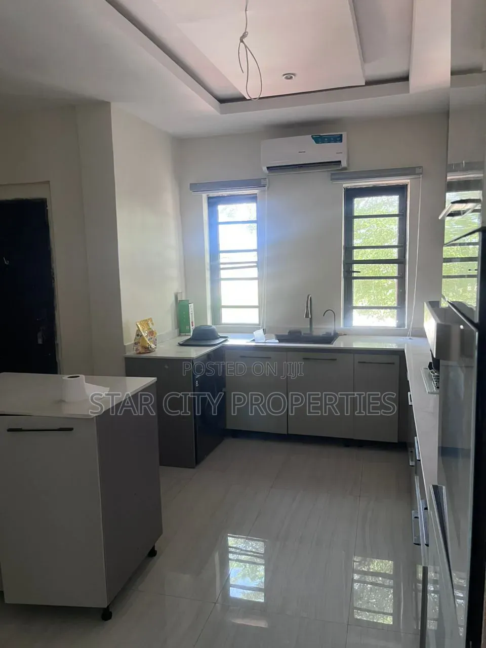 Furnished 3bdrm Apartment in Lekki Phase 1 for sale in Lekki Phase 1