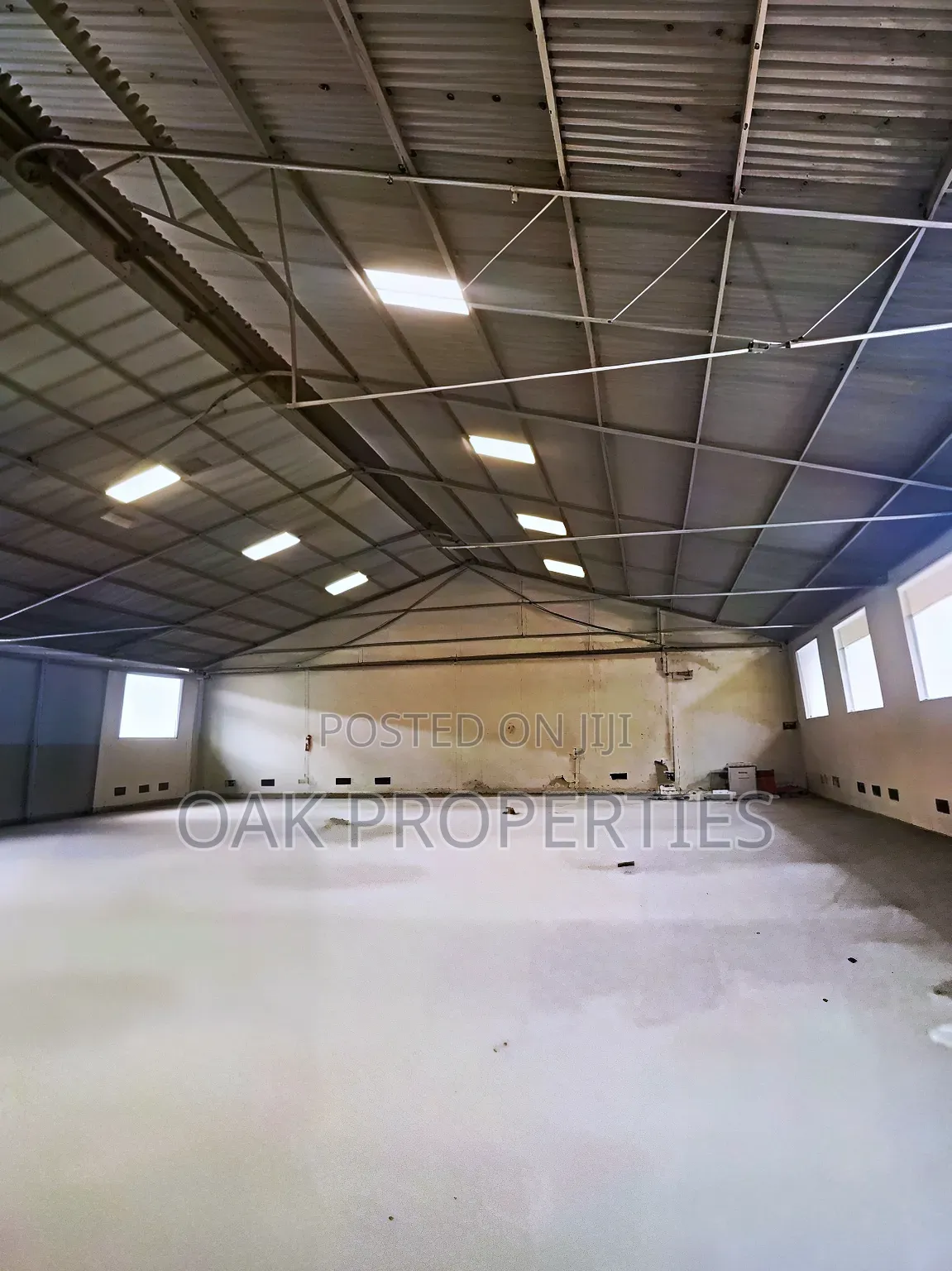 3000SQM Warehouse With Offices on 20 Plots of Land at Old GRA in Old GRA