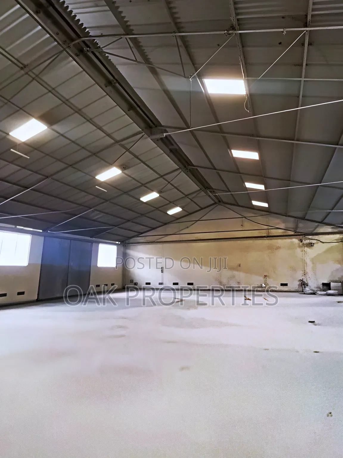 3000SQM Warehouse With Offices on 20 Plots of Land at Old GRA in Old GRA