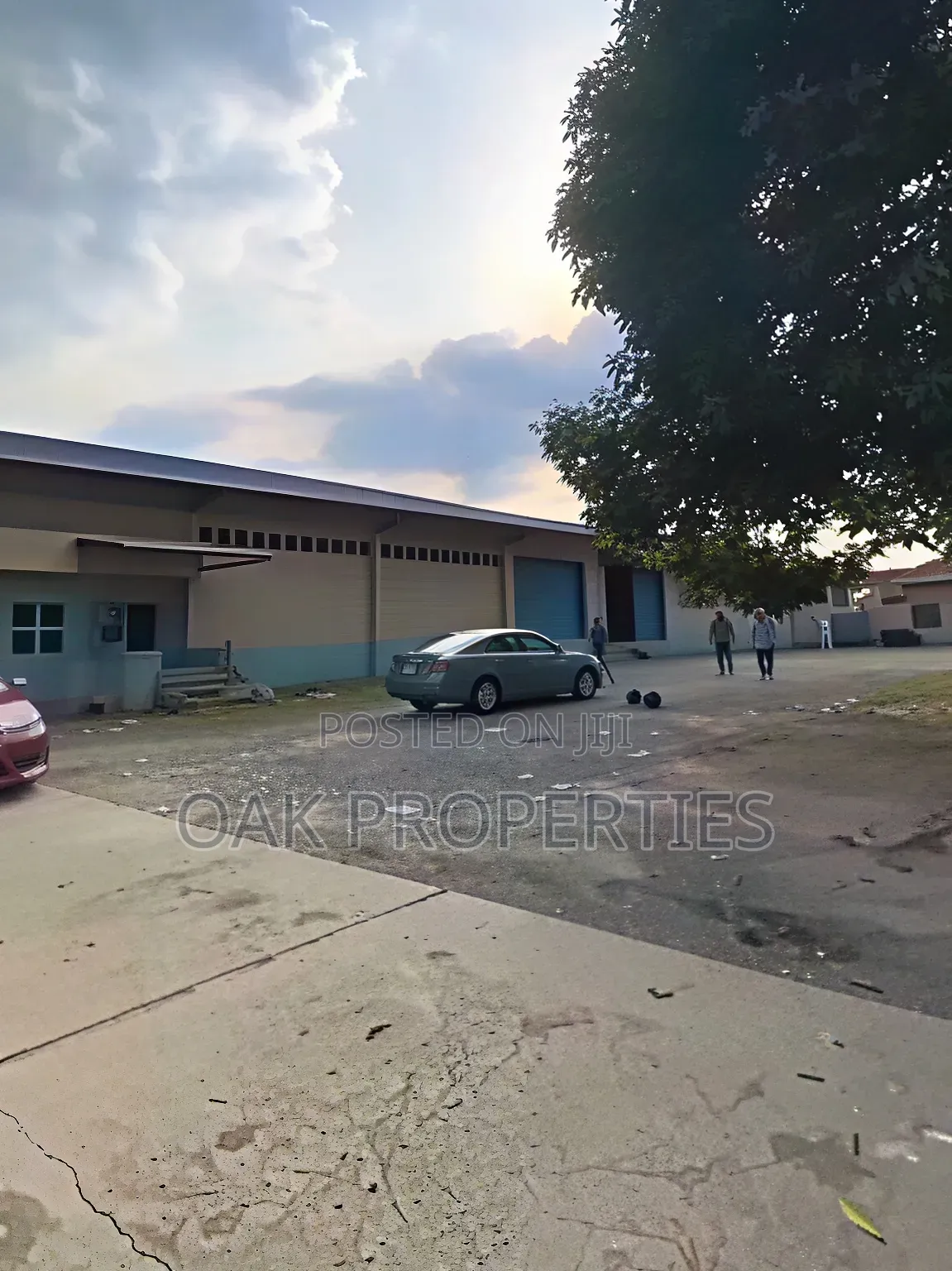 3000SQM Warehouse With Offices on 20 Plots of Land at Old GRA in Old GRA