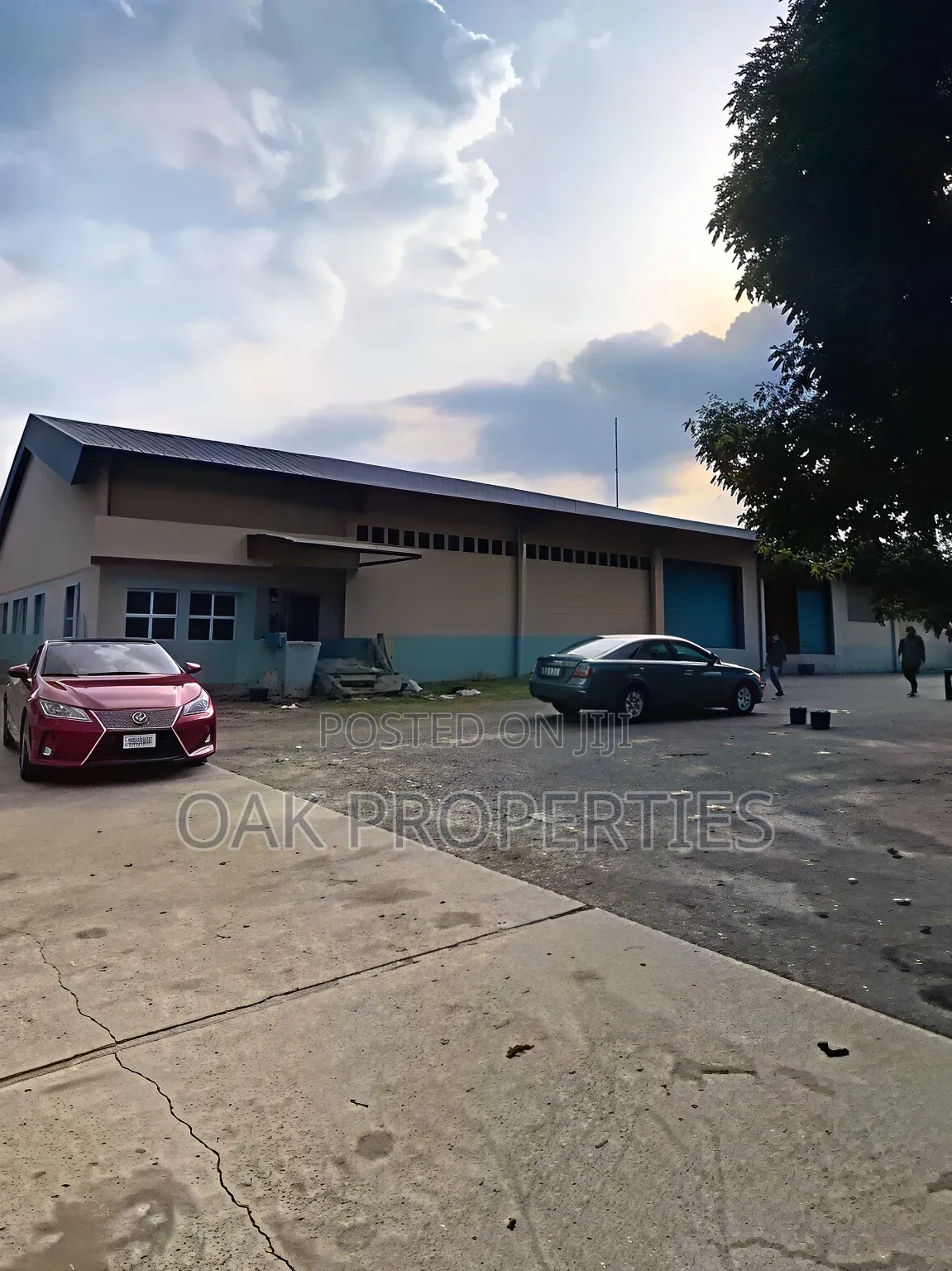 3000SQM Warehouse With Offices on 20 Plots of Land at Old GRA in Old GRA