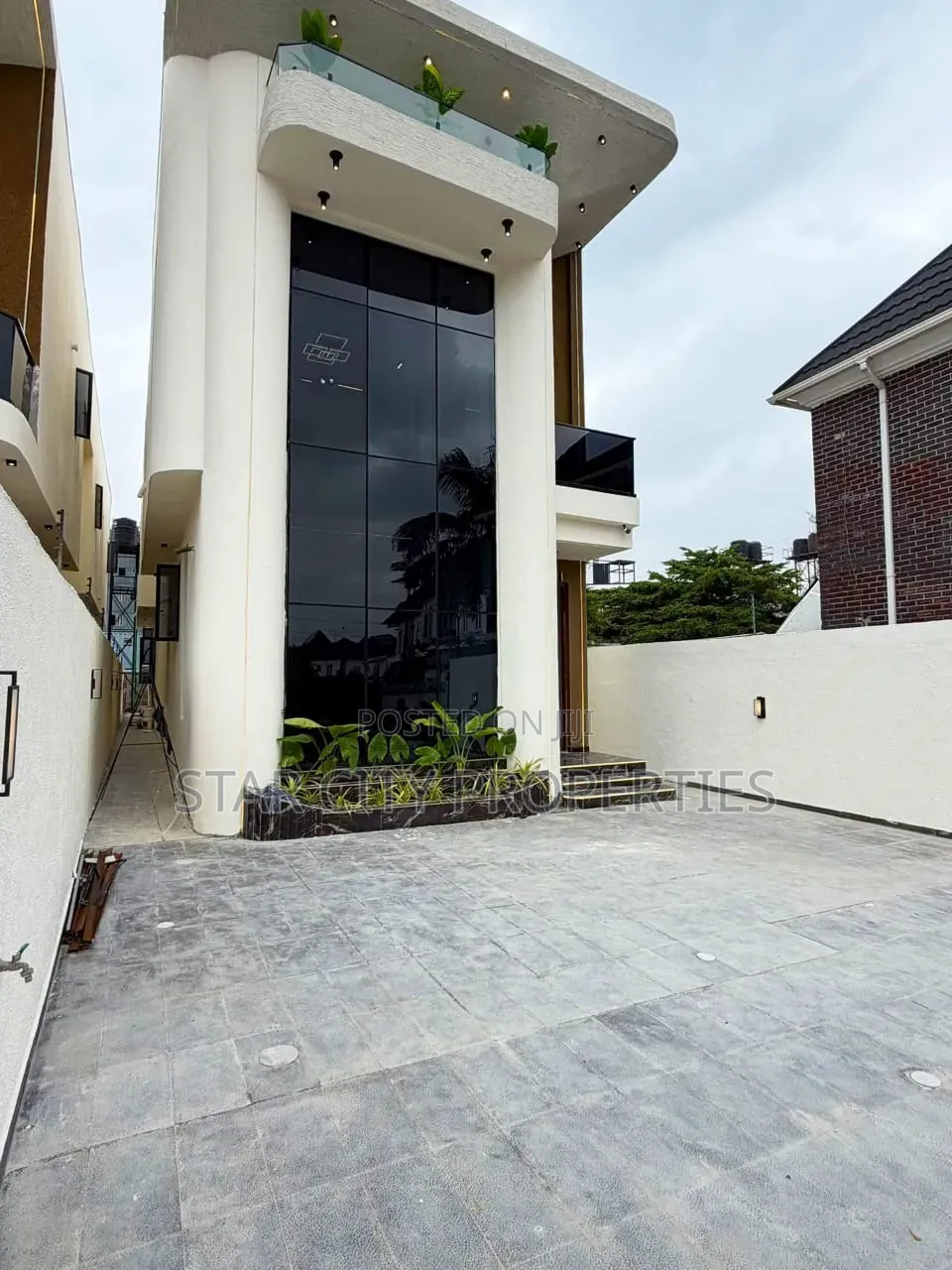 5bdrm House in Chevron Lekki for sale in Chevron