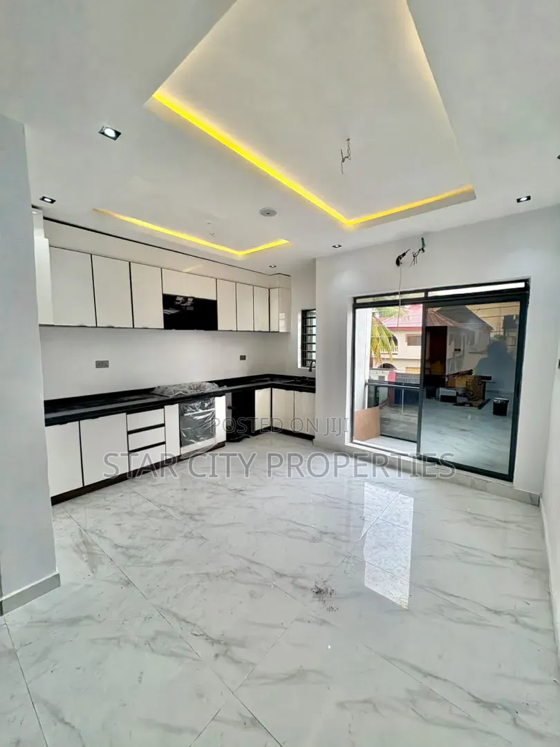 2bdrm Apartment in Magodo Phase 2 Gra for sale in GRA Phase 2 Shangisha