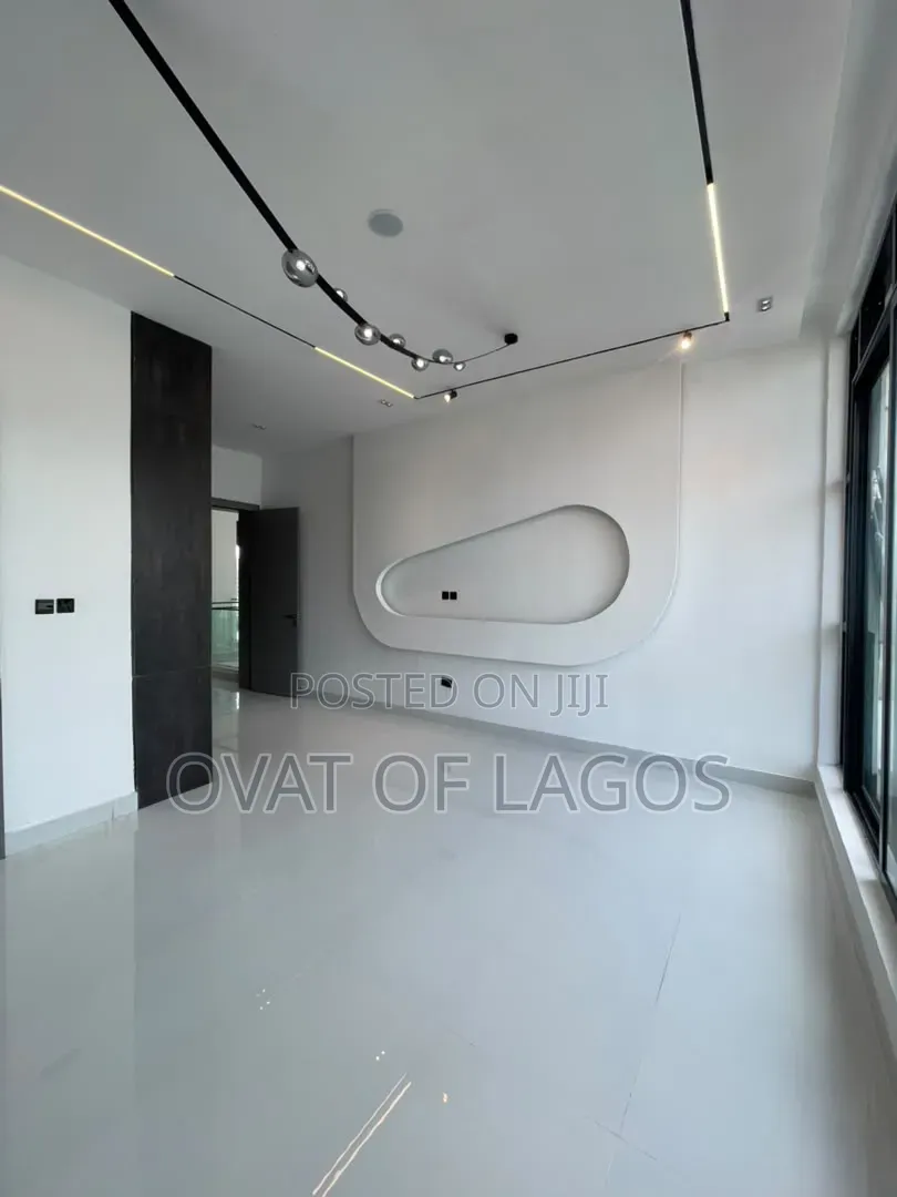 5bdrm Duplex in Osapa london for sale in Osapa london