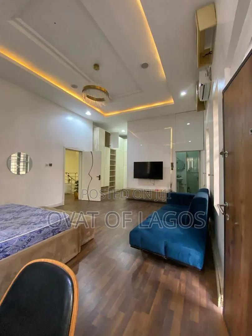 4bdrm Duplex in Chevron for rent in Chevron