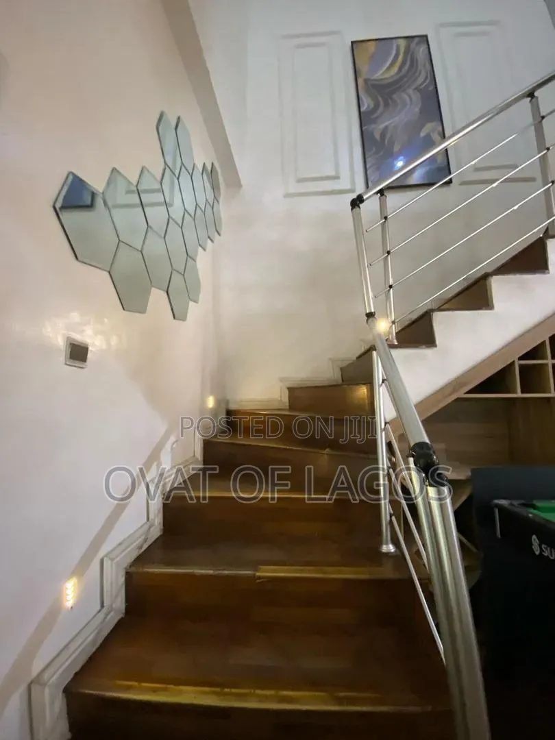 4bdrm Duplex in Chevron for rent in Chevron