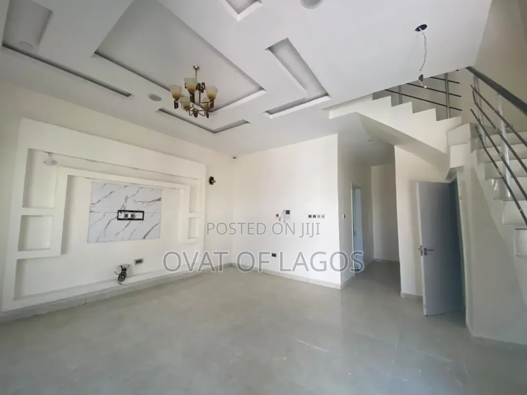 4bdrm Villa in Ikota for rent in Ikota