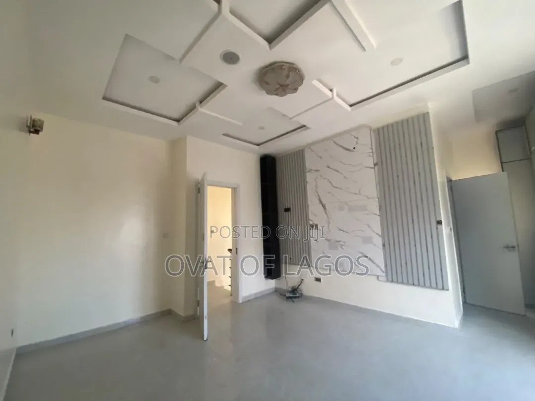4bdrm Villa in Ikota for rent in Ikota