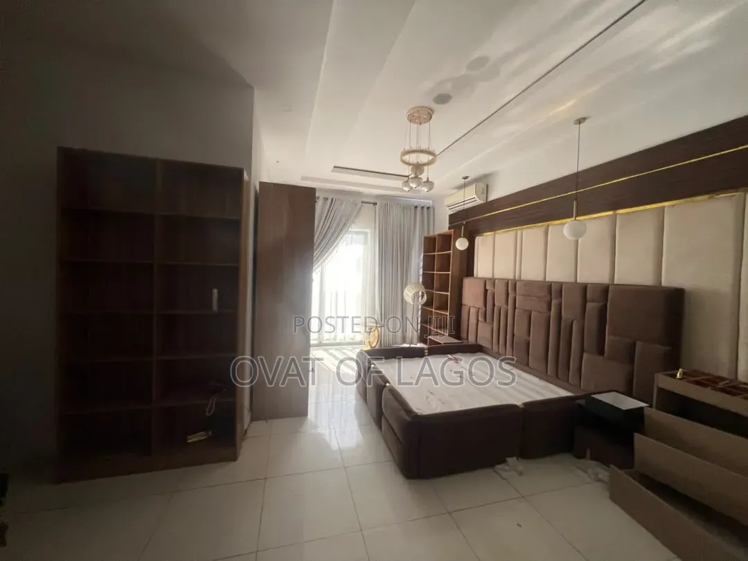 4bdrm Duplex in Ikota for rent in Ikota