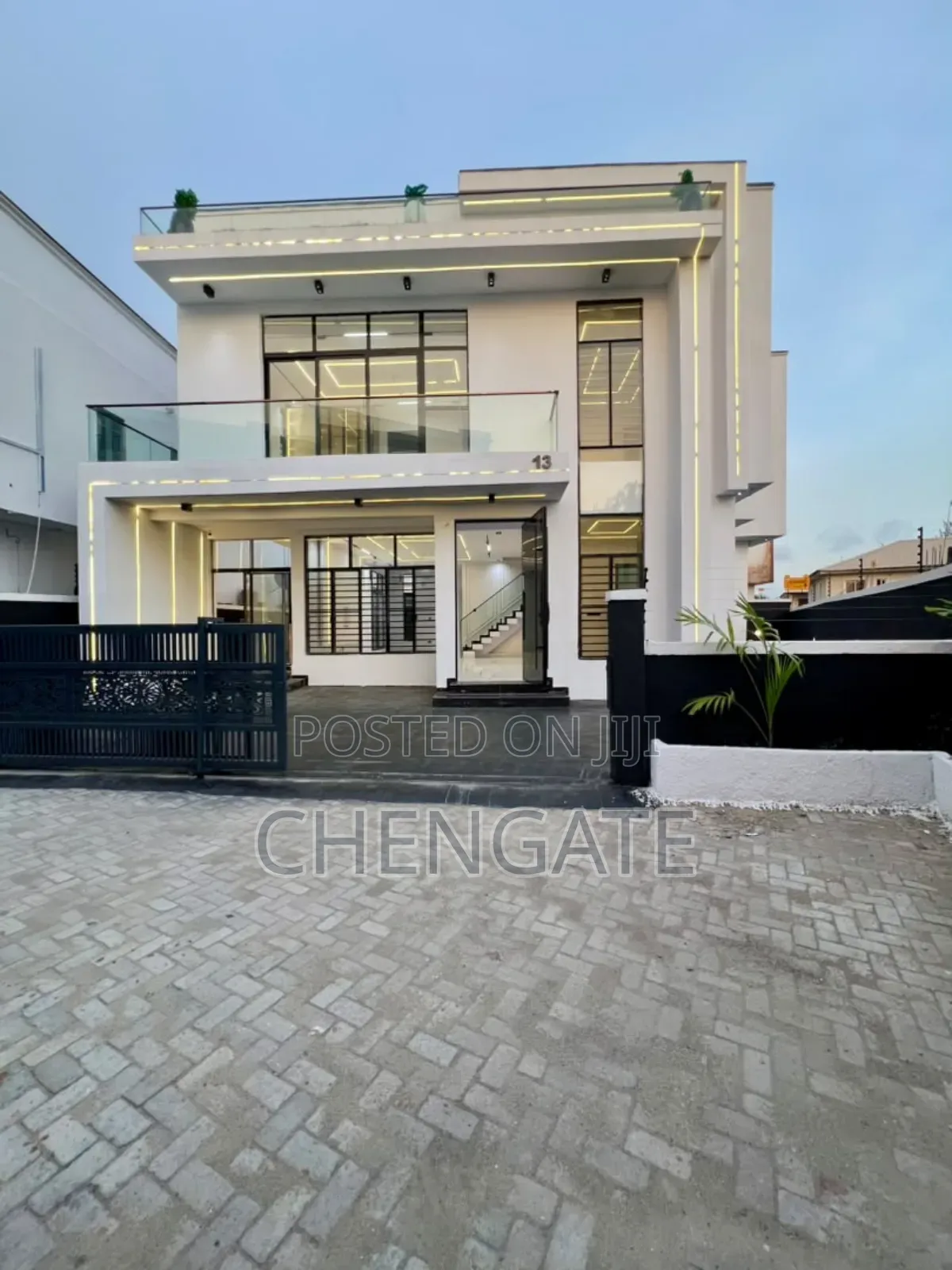 5bdrm Duplex in Ikota for sale in Ikota