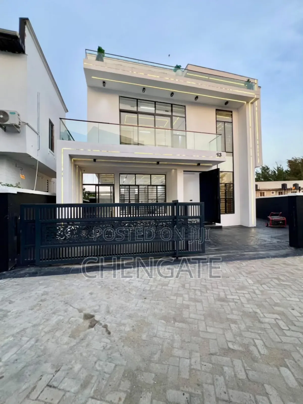 5bdrm Duplex in Ikota for sale in Ikota