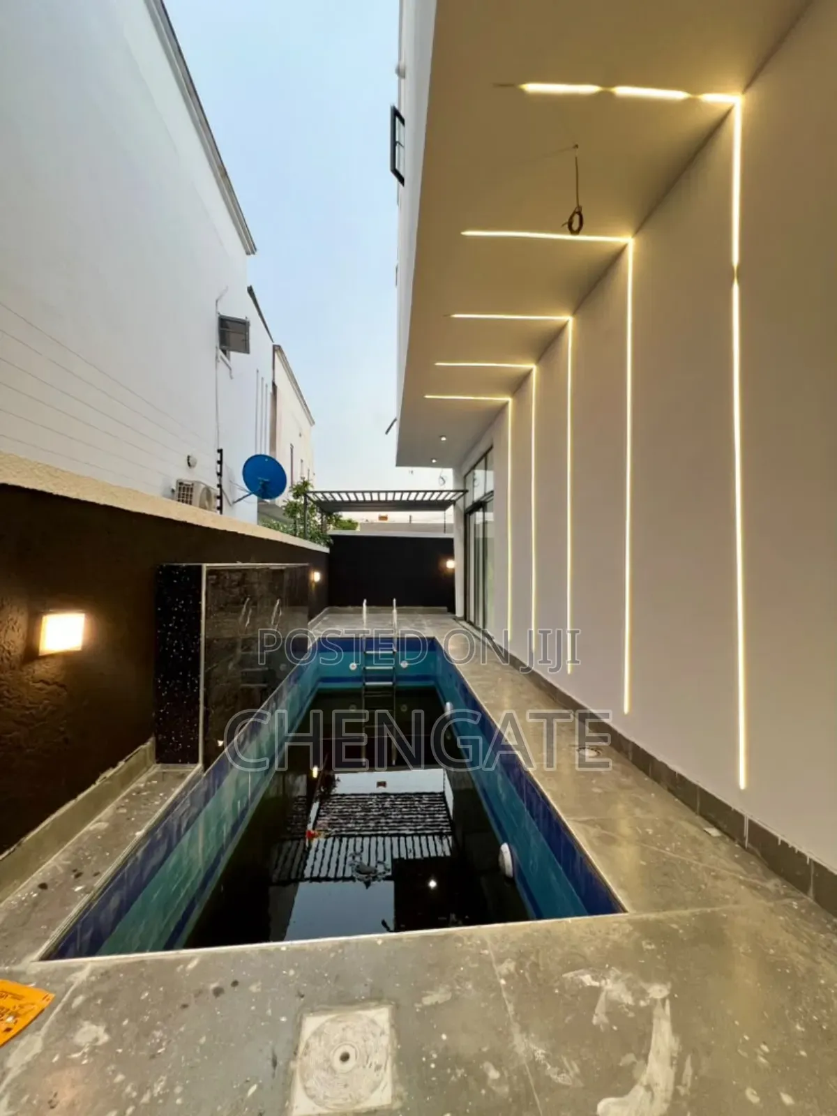 5bdrm Duplex in Ikota for sale in Ikota