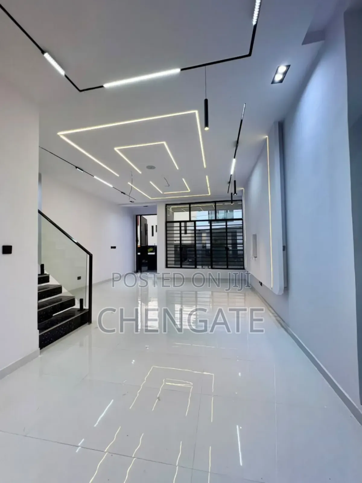5bdrm Duplex in Ikota for sale in Ikota