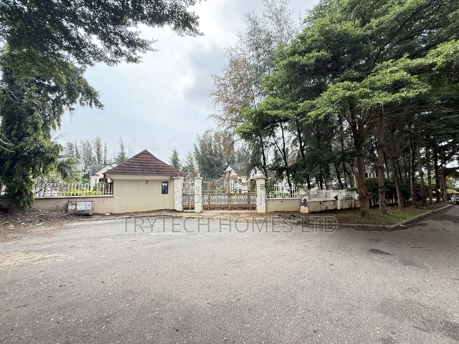 5bdrm Duplex in Utako for sale in Utako