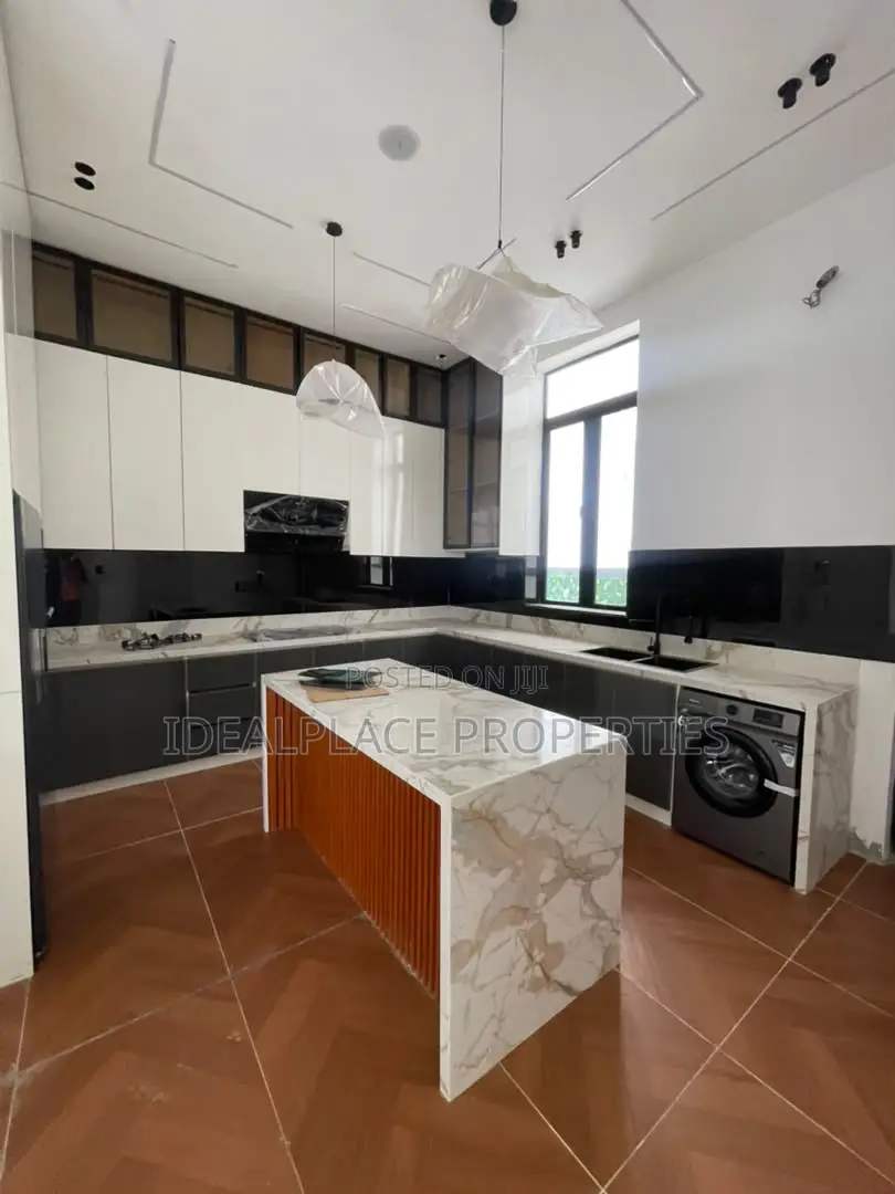 5bdrm Duplex in Ajah for sale in Ajah