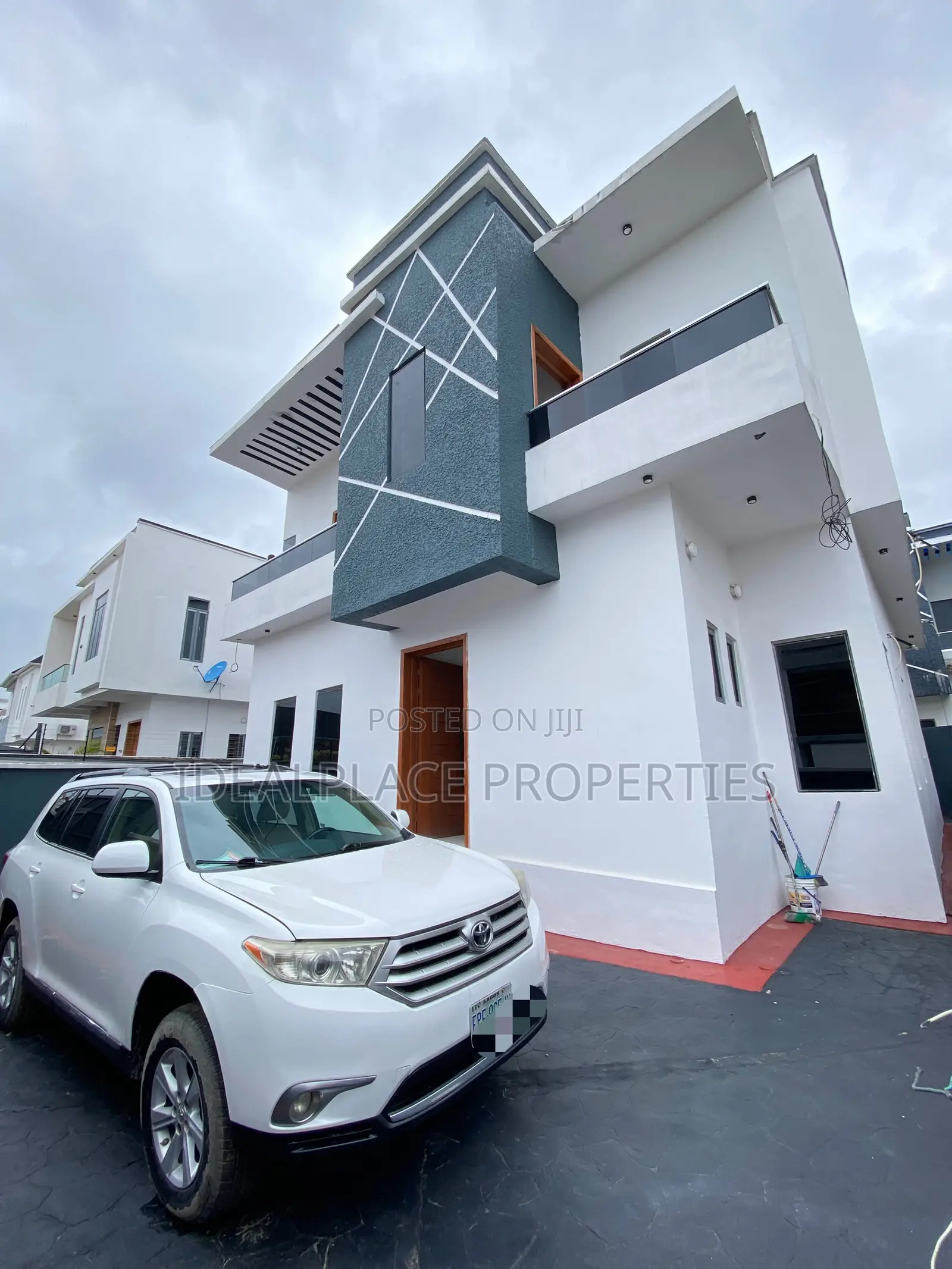 5bdrm Duplex in Sangotedo for sale in Sangotedo