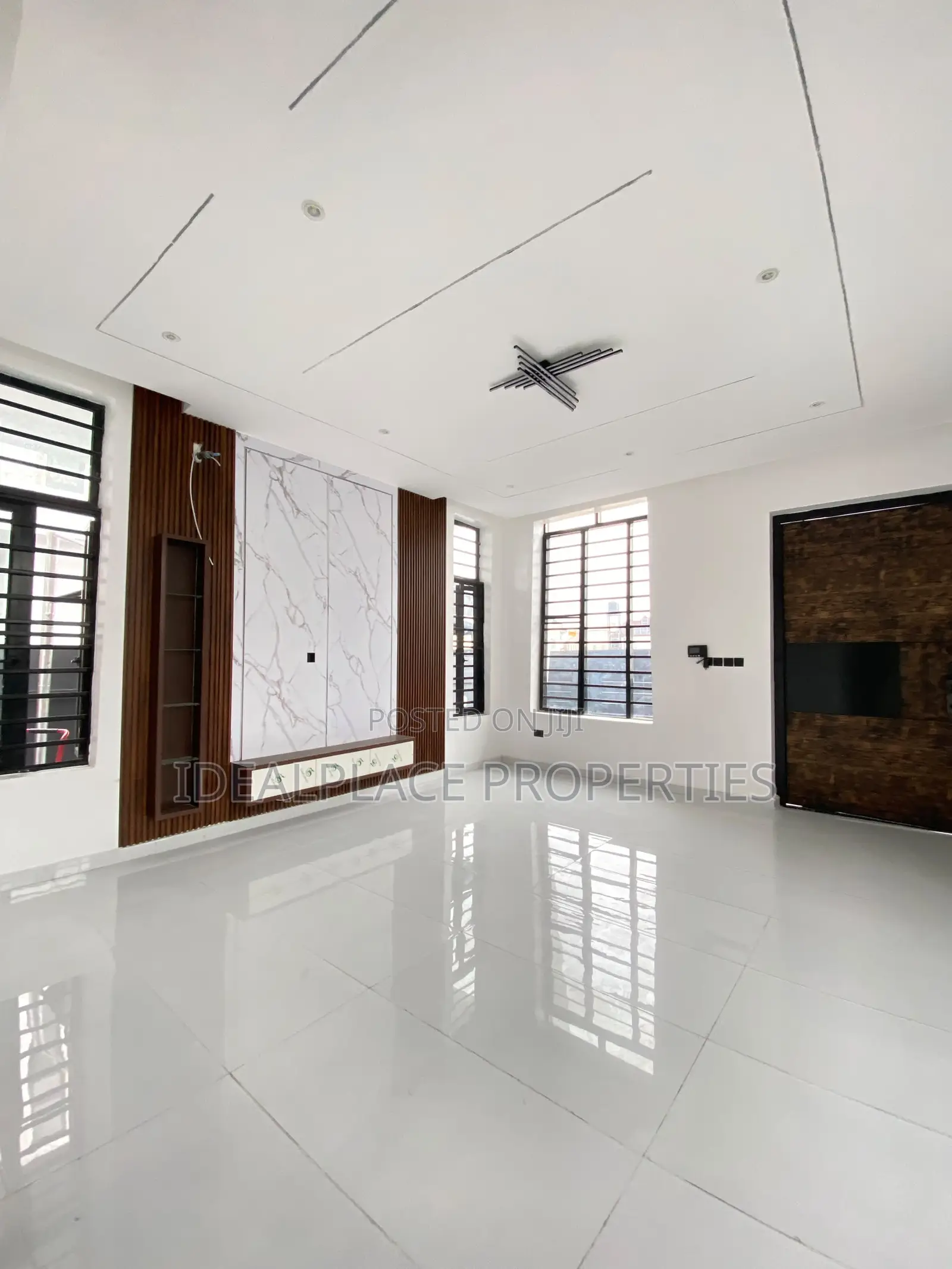 5bdrm Duplex in Sangotedo for sale in Sangotedo