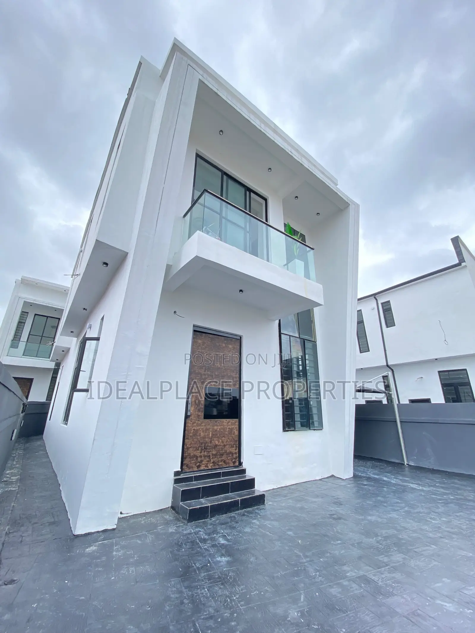 5bdrm Duplex in Sangotedo for sale in Sangotedo