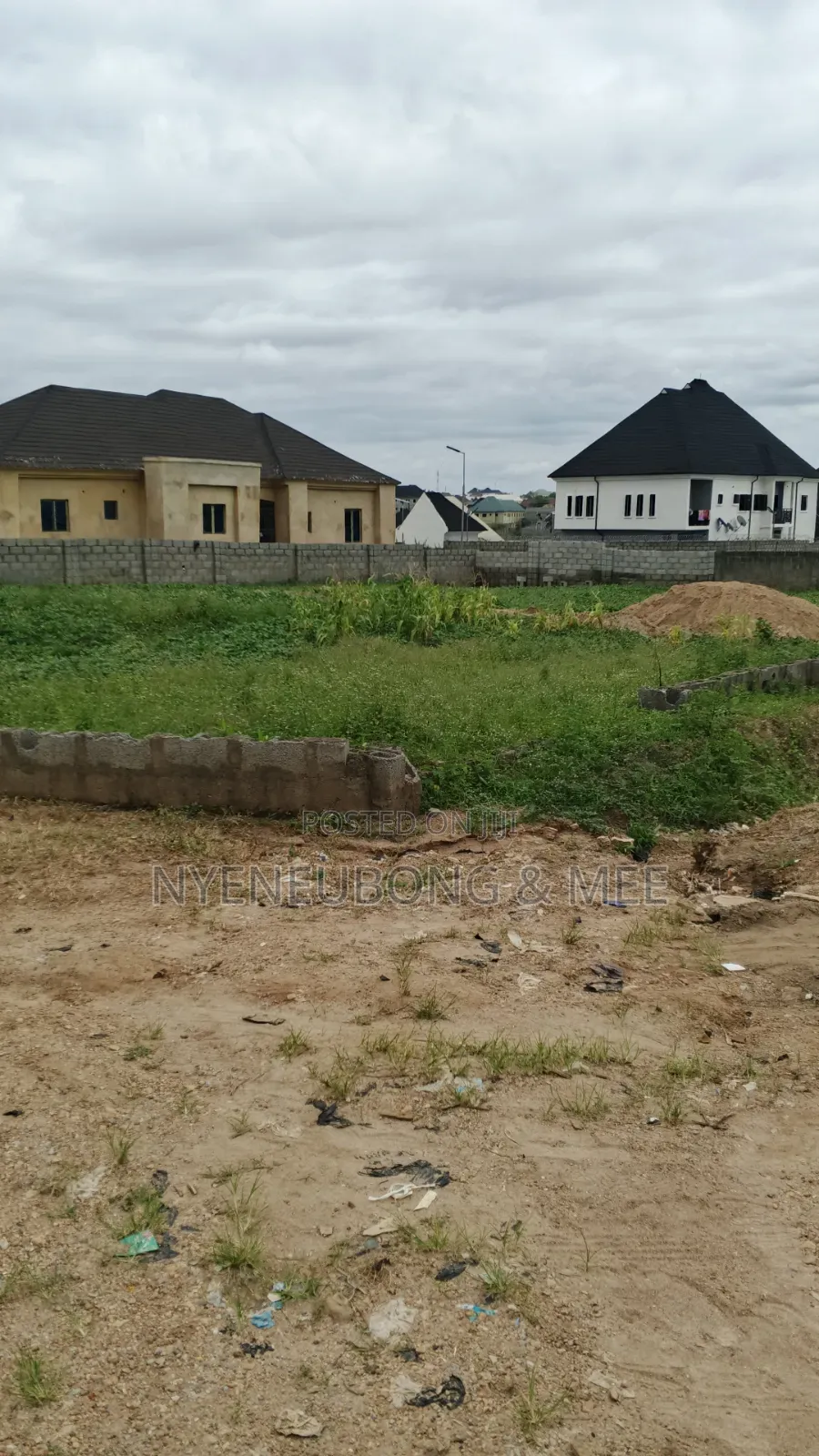 100×100 Land for Sale With Good Access Road in Phase 4 / Jikwoyi