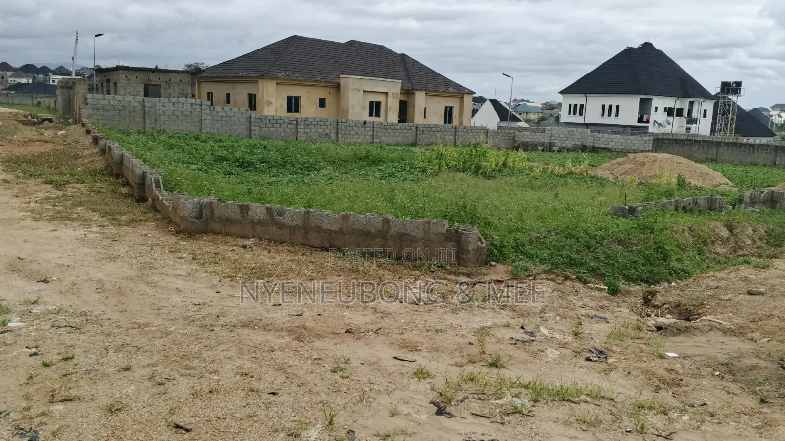 100×100 Land for Sale With Good Access Road in Phase 4 / Jikwoyi