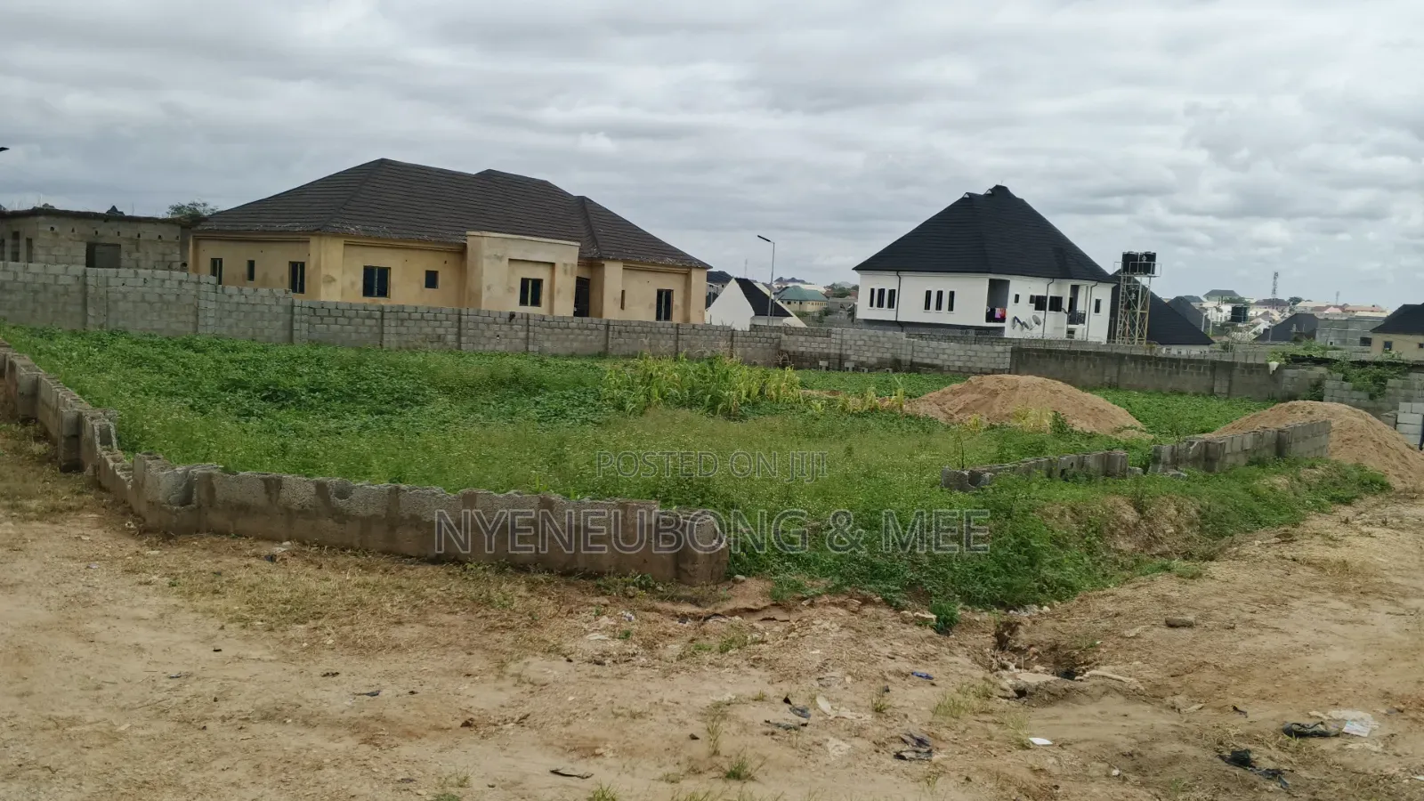 100×100 Land for Sale With Good Access Road in Phase 4 / Jikwoyi