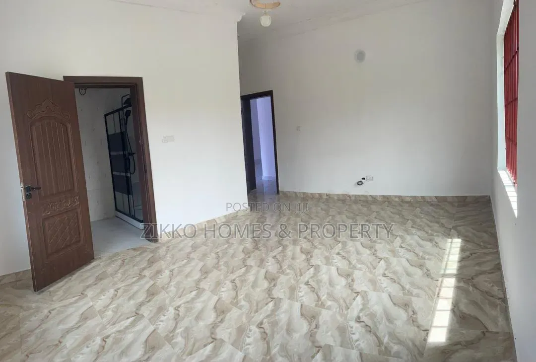 3bdrm Apartment in Chevron Drive for sale in Chevron
